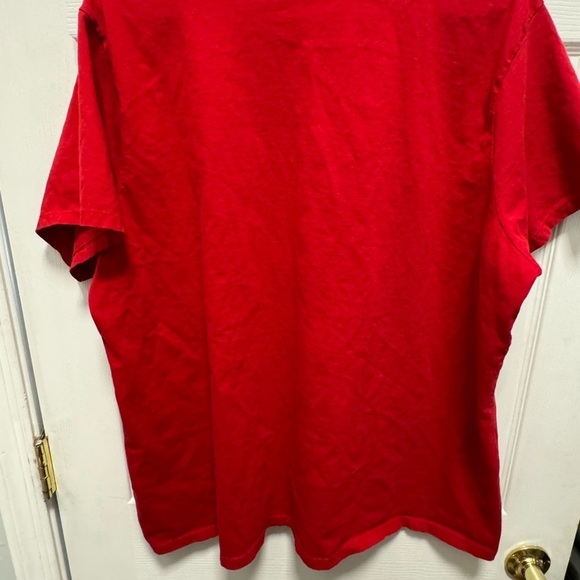 Image John Lennon red mens tee with peace sign. Size 3XL - Picture 4 of 4